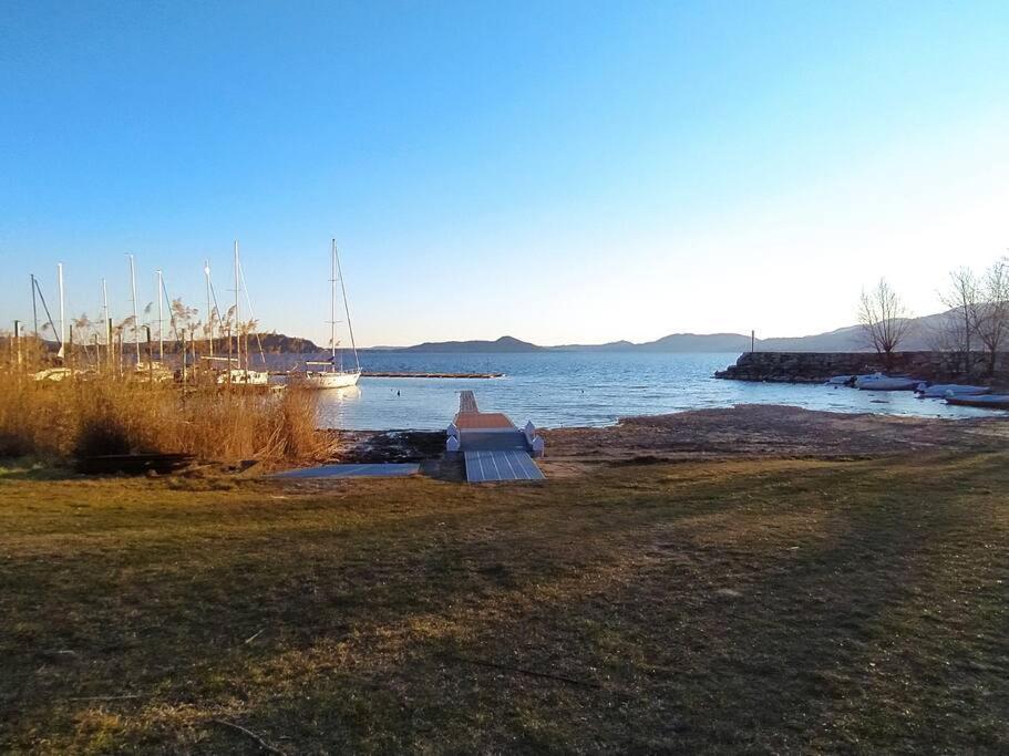 La Casa Sul Lago Monvalle Екстериор снимка