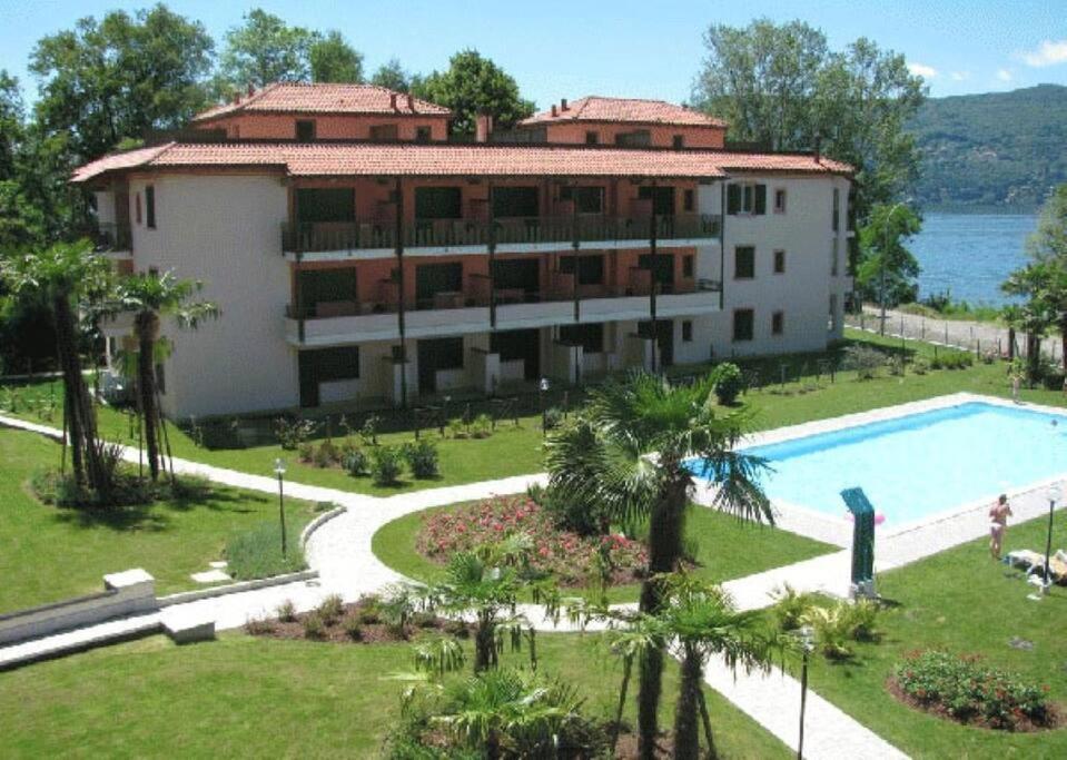 La Casa Sul Lago Monvalle Екстериор снимка